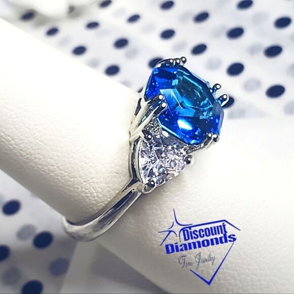 3.5 Ct Sky Blue Sapphire & White Baguette Diamond Cocktail Ring on 925 Silver - Picture 5 of 10